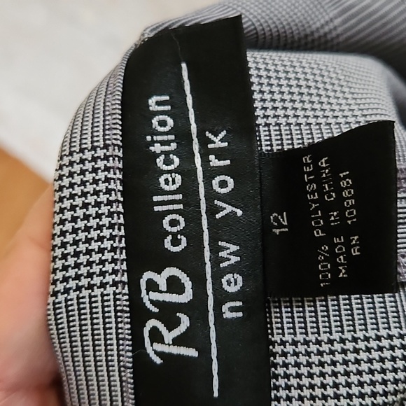 A classic dress. Black and white Size 12 - Picture 5 of 5